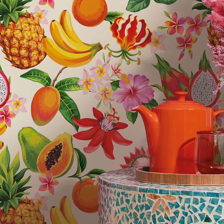 Club Tropicana Wallpaper in Melba Cream