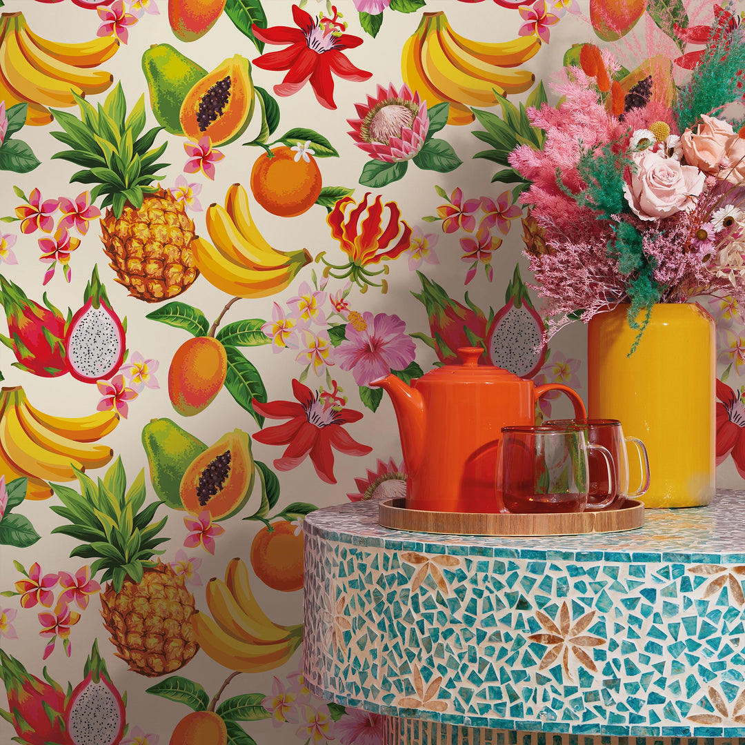 Club Tropicana Wallpaper in Melba Cream