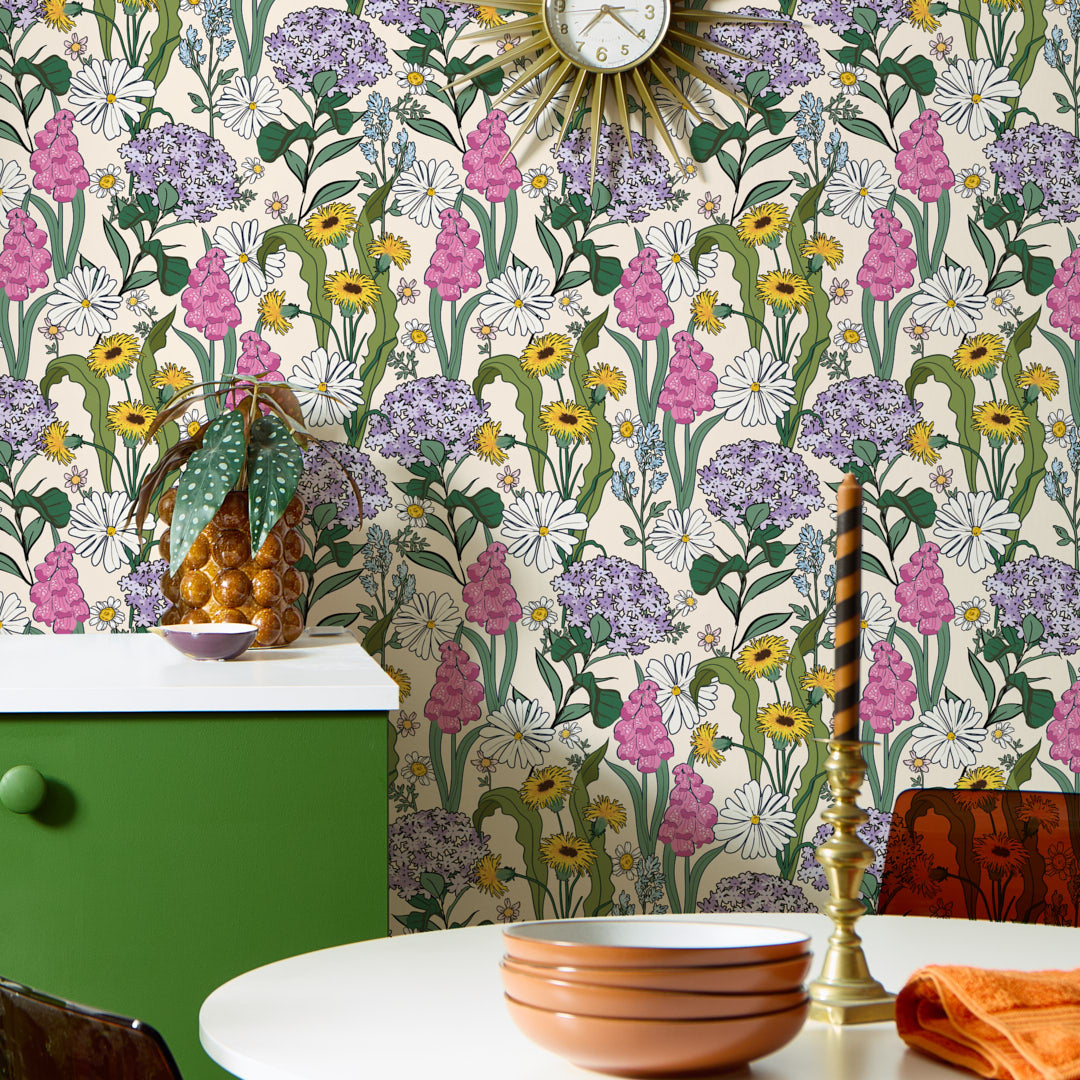 Cottage Garden Wallpaper in Vintage Cream