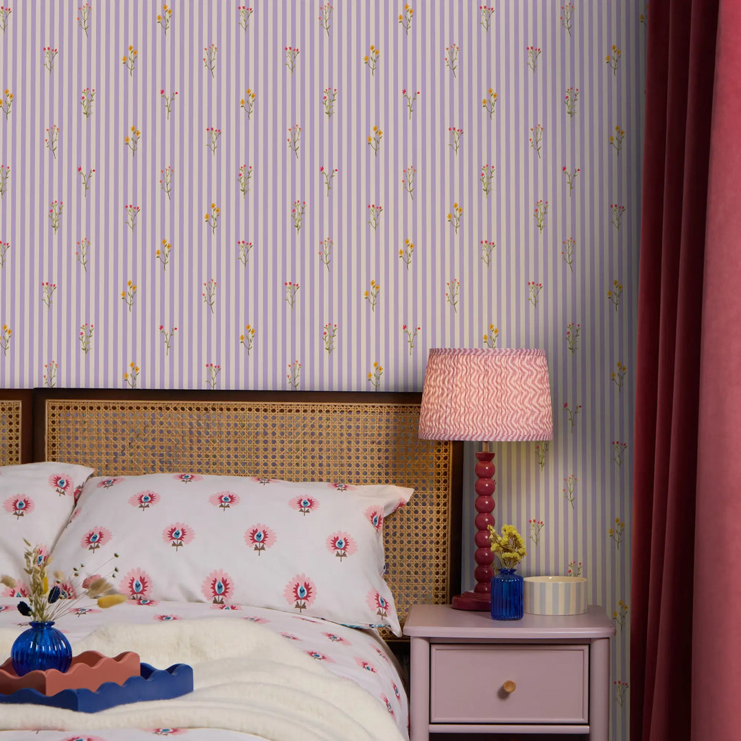 Ditsy Jane Wallpaper in Lavender