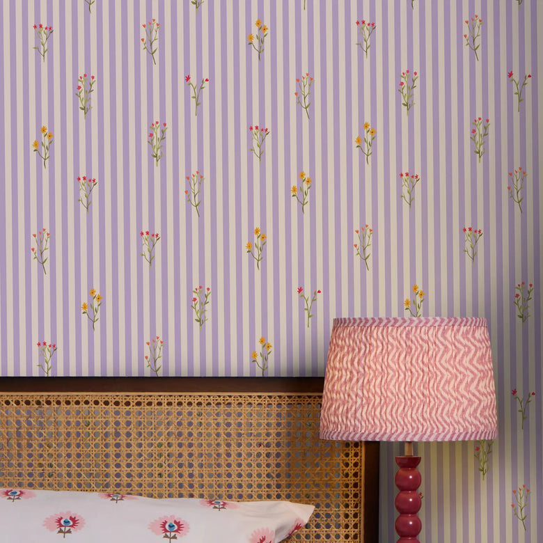 Ditsy Jane Wallpaper in Lavender