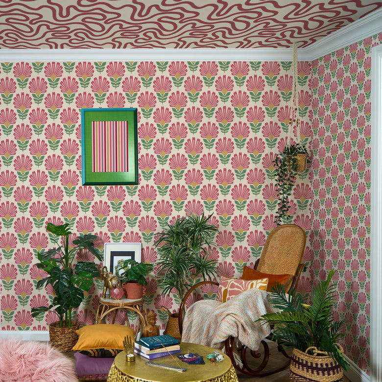 Dotty as a Squiggle Wallpaper in Rich Red and Green