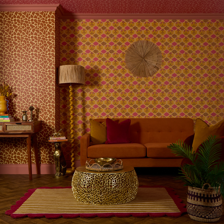 Gerald the Giraffe Wallpaper in Pink and Orange