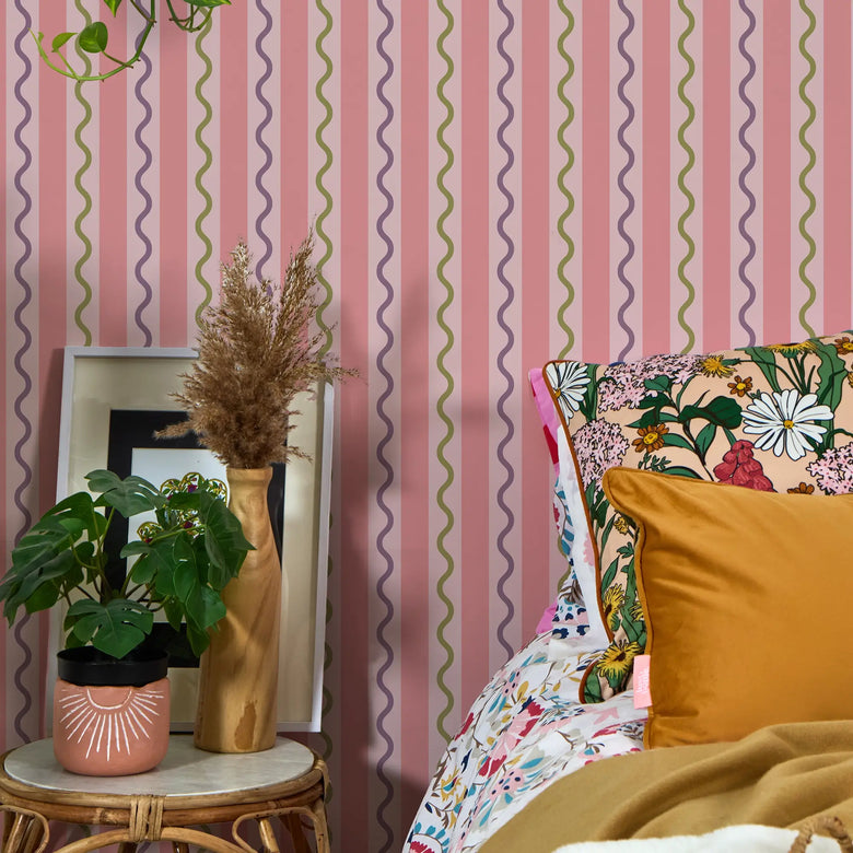 Straight and Wiggle Wallpaper in Pink and Lilac